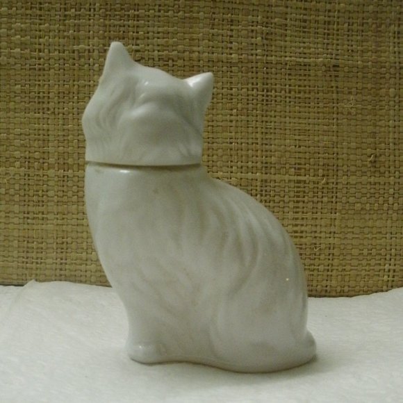 Vintage Avon White Cat Glass Cologne Bottle - Picture 6 of 16